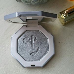 Fenty CLF edition Diamond Ball Out Highlighter